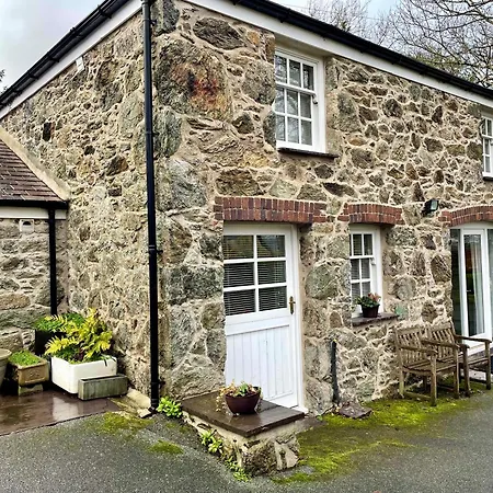 Menai Bridge Villa Exterior photo