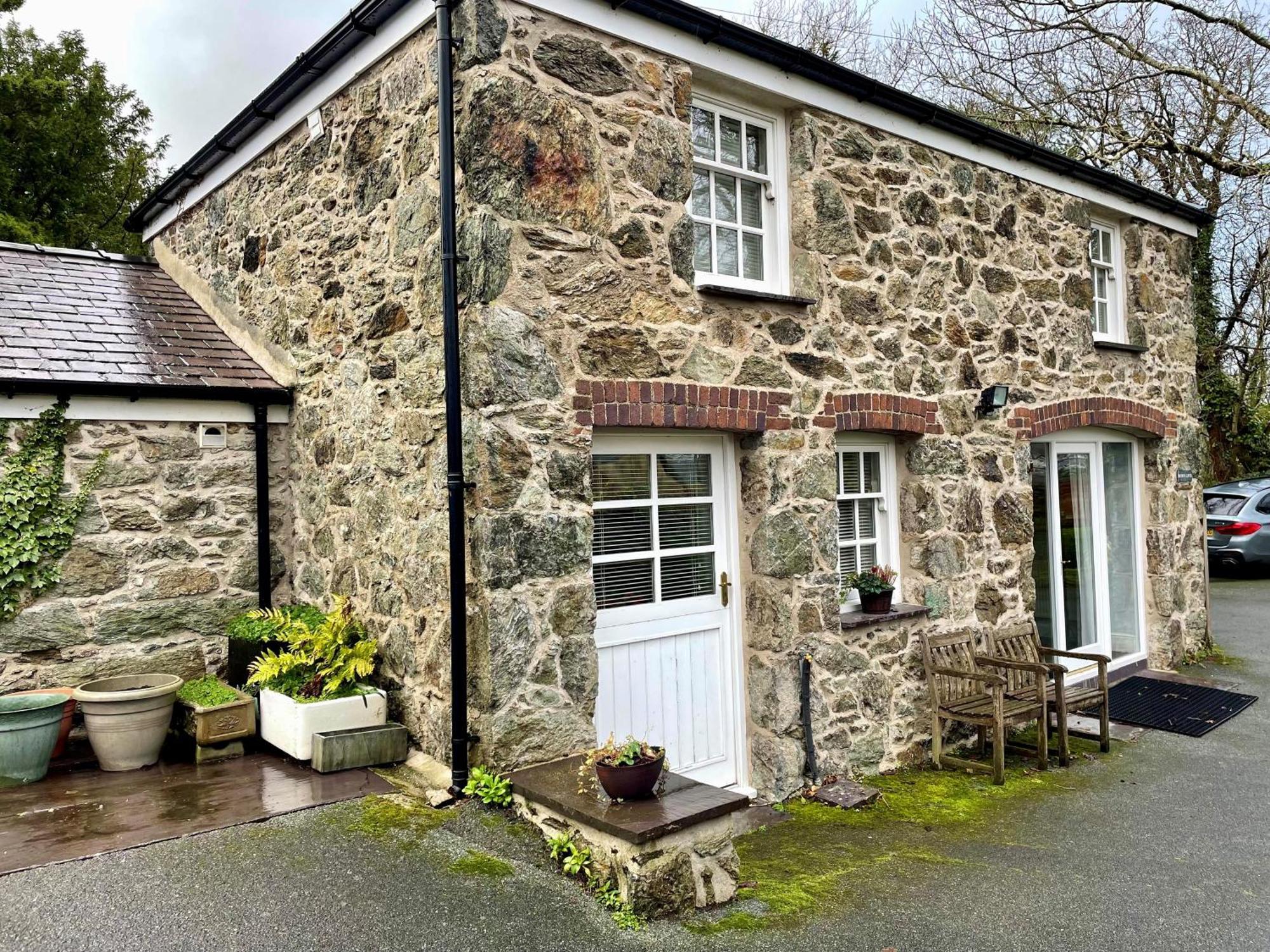 Holiday home Menai Bridge